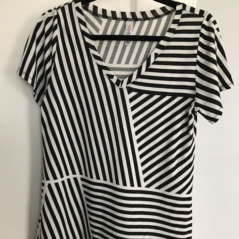 XS Lularoe Christy T